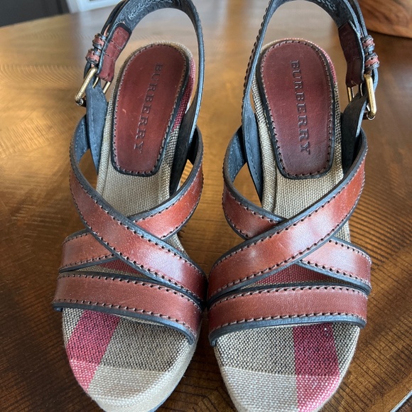 Burberry wedge shoes - Picture 1 of 6